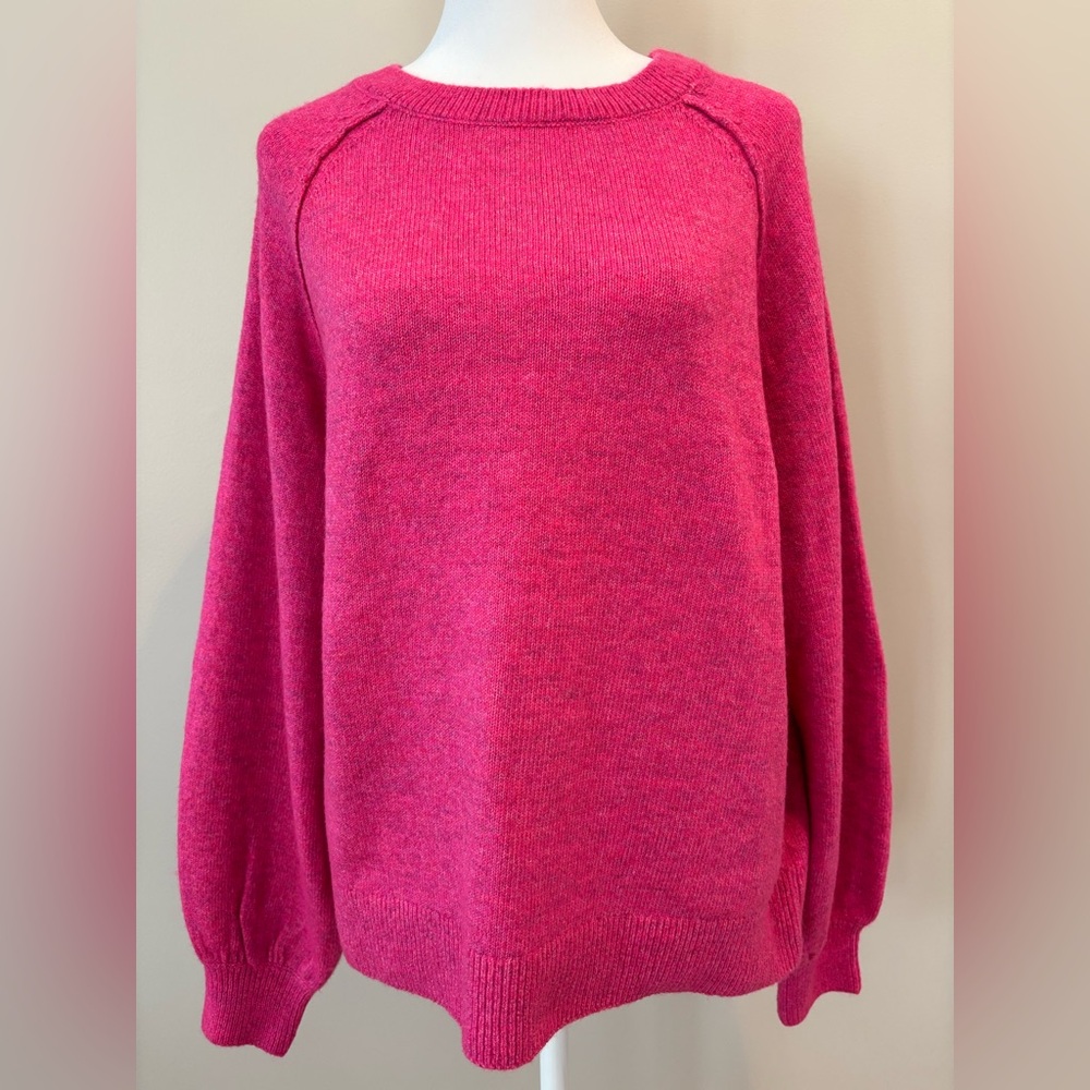 Vince Camuto Pink Crew Neck Sweater Women’s Small
Excellent Condition